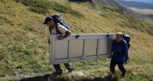 14492572_kamena-kula-titov-vrv-planinarski-dom